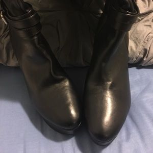 Very cute black Nine West knee high heeled boots